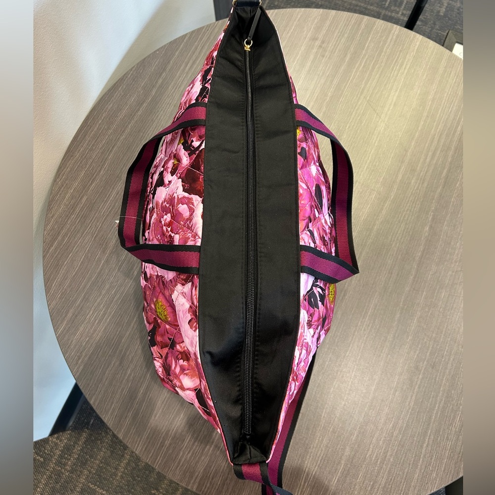 Victoria’s Secret Pink Floral Roses Quilted Weekender Bag Tote - Picture 6 of 8